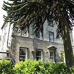 Bed & Breakfast Hall 5*