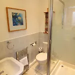 Bed & Breakfast Hall 5*
