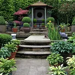 Bed & Breakfast Hall