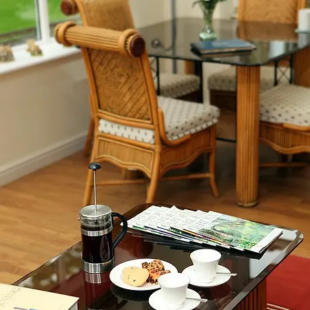 Bed & Breakfast Hall