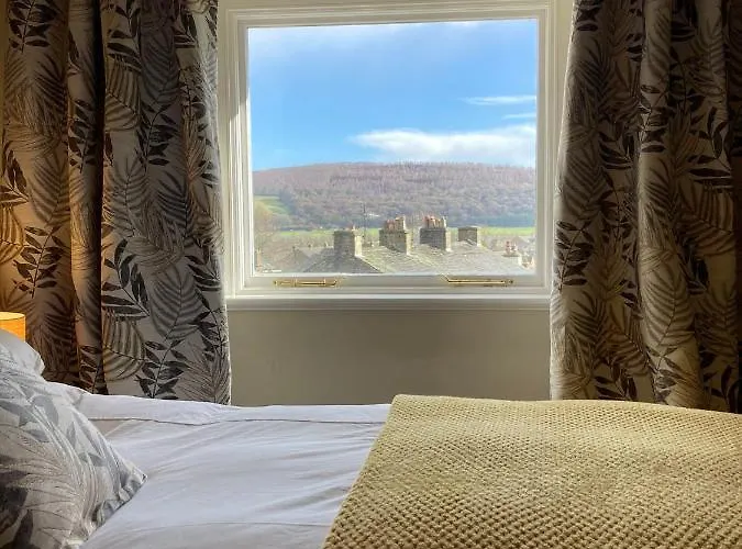 Bed & Breakfast Hall 5*